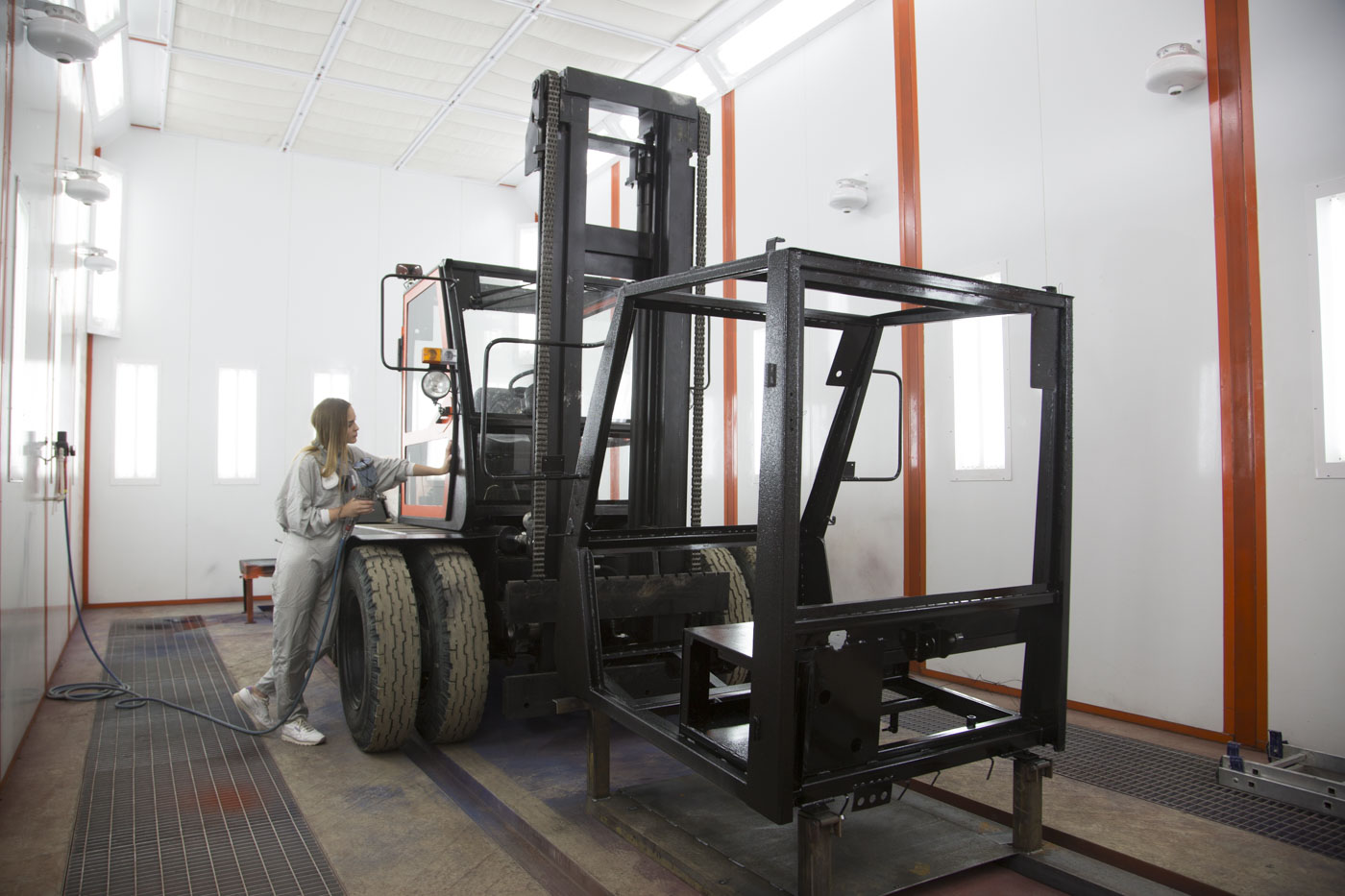 камеры покрасочные для грузовиков