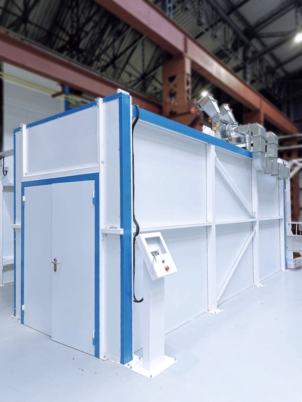 окрасочная камера с роботами