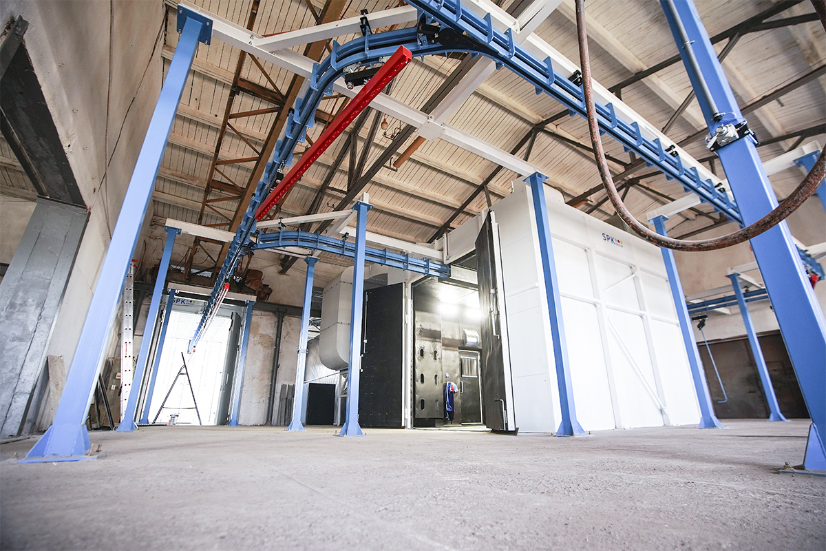 камера окраски с конвейером