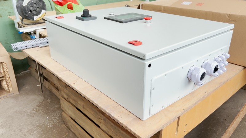 Сборка шкафа управления для вентиляционно-фильтровальной установки дробеструйной камеры SPK