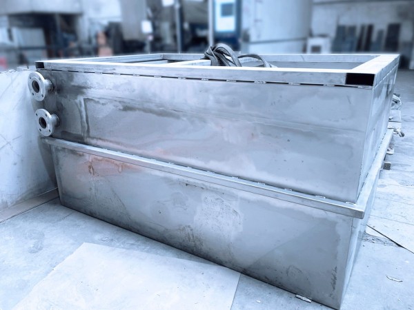 В производстве на заводе SPK GROUP ванны для агрегата химической подготовки поверхностей